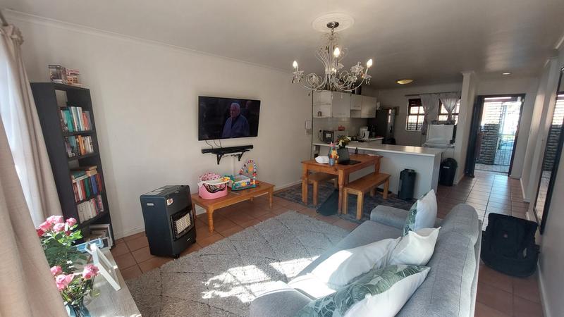 To Let 2 Bedroom Property for Rent in Oakglen Western Cape